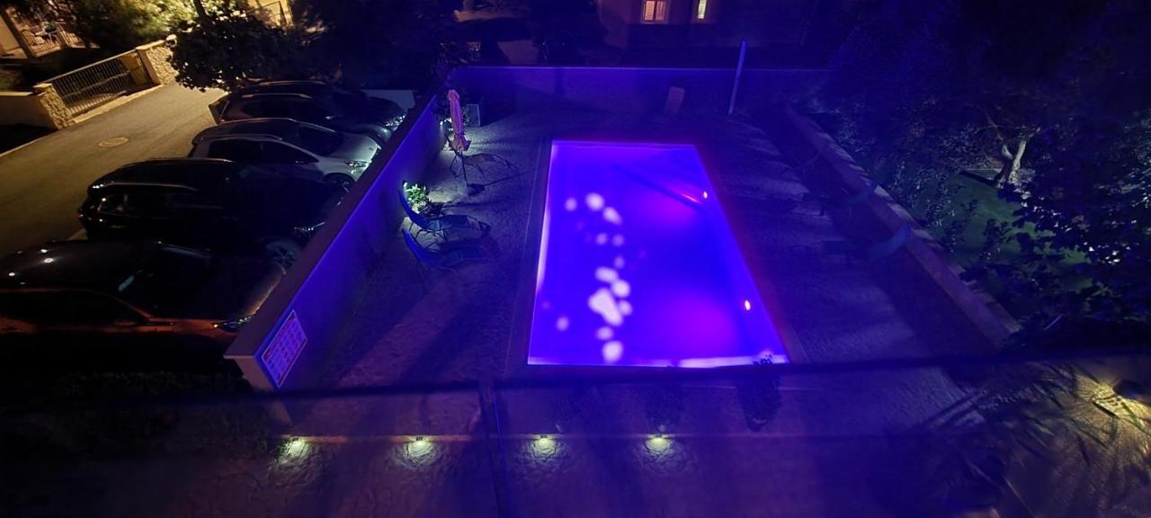 Apartment Alan 2 Vrsi Luaran gambar