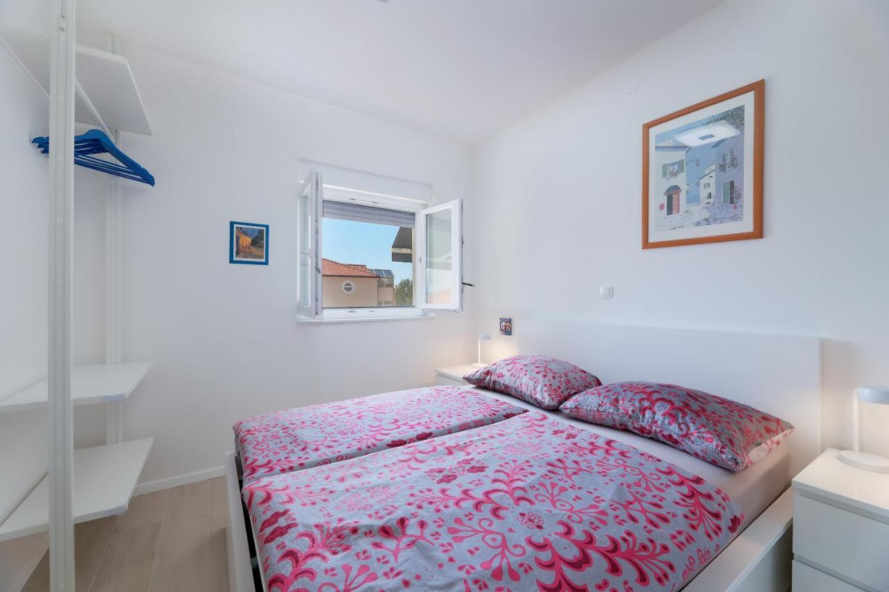 Apartment Alan 2 Vrsi Luaran gambar