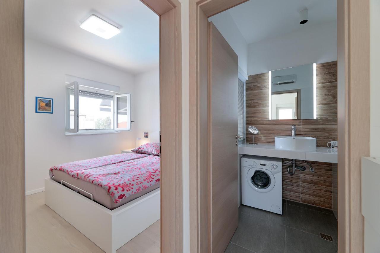 Apartment Alan 2 Vrsi Luaran gambar
