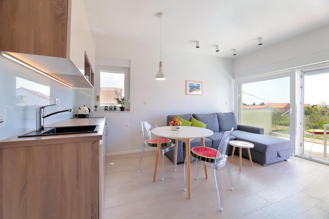 Apartment Alan 2 Vrsi Luaran gambar