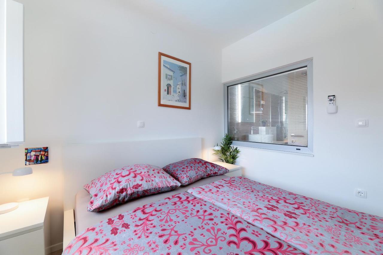 Apartment Alan 2 Vrsi Luaran gambar