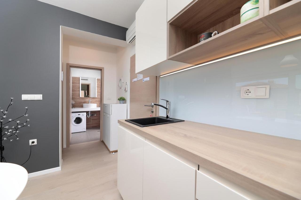 Apartment Alan 2 Vrsi Luaran gambar