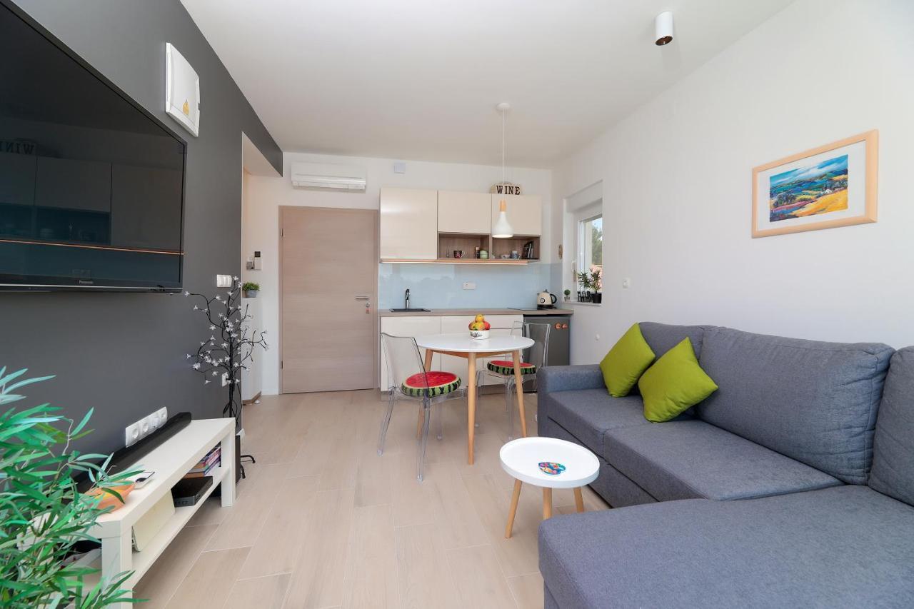 Apartment Alan 2 Vrsi Luaran gambar