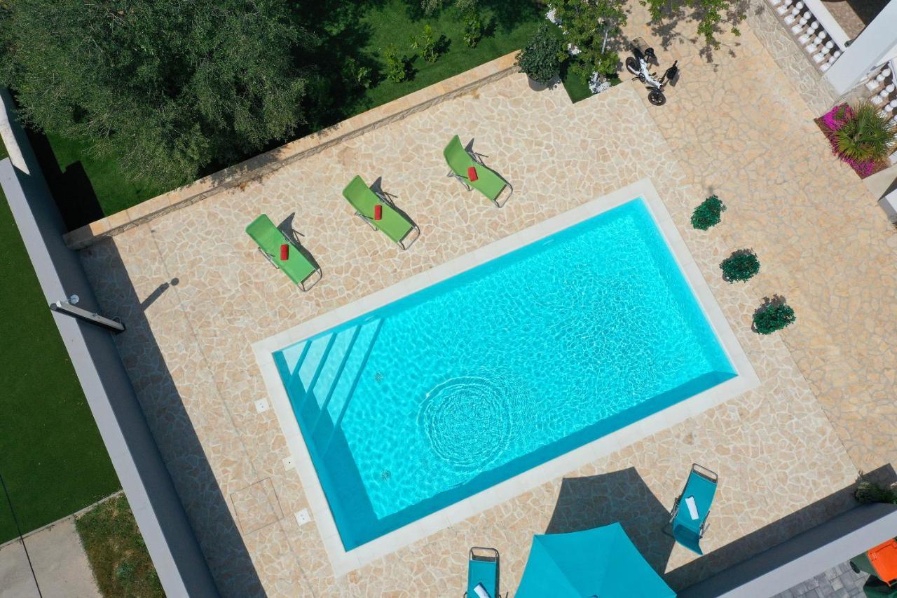 Apartment Alan 2 Vrsi Luaran gambar