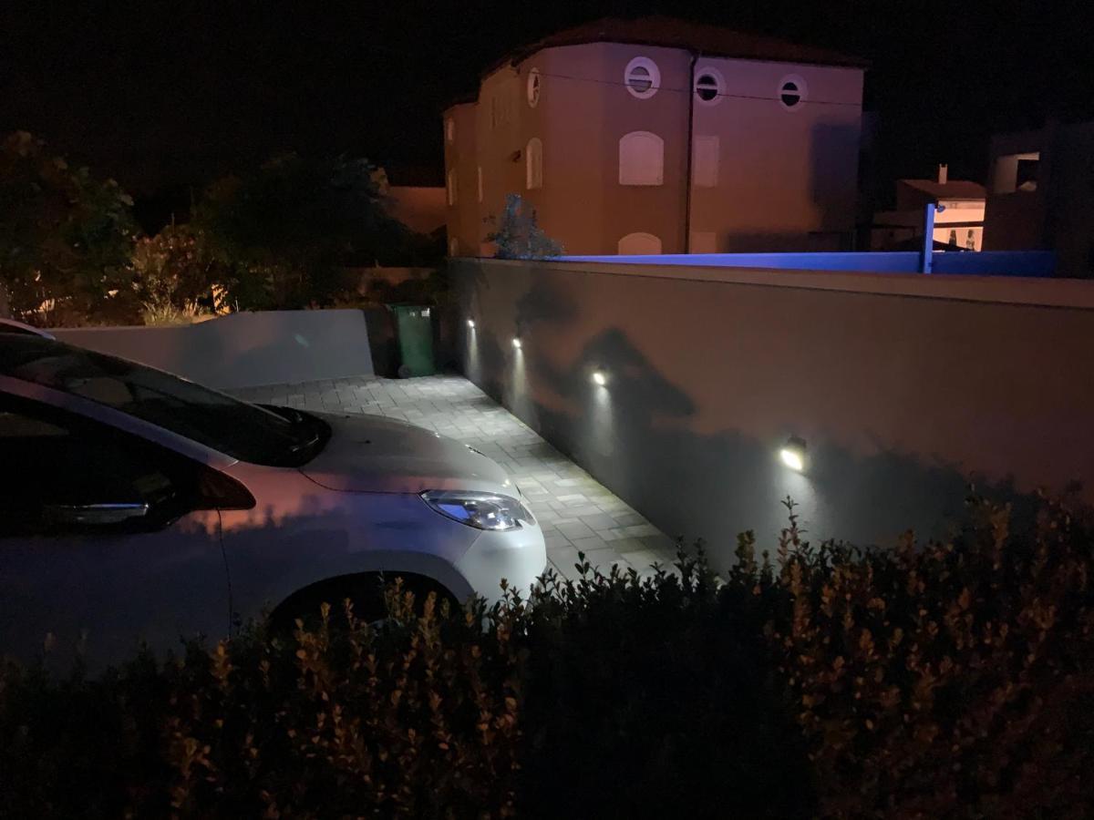 Apartment Alan 2 Vrsi Luaran gambar